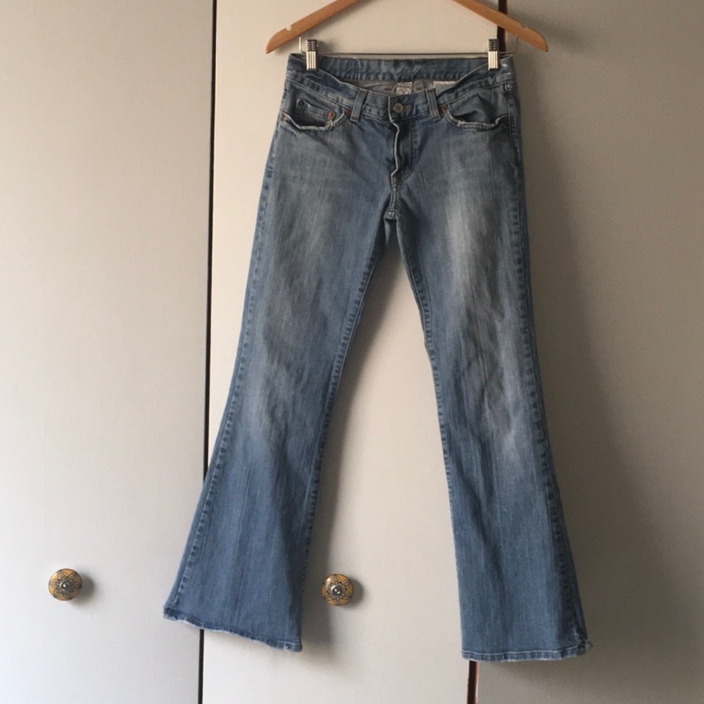 Lucky Brand - Authentic Retro/ Vintage Low-Rise Flare Jeans - Spellbound